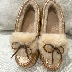 Emu Australia loafers size 9W 9M gold cracked leather